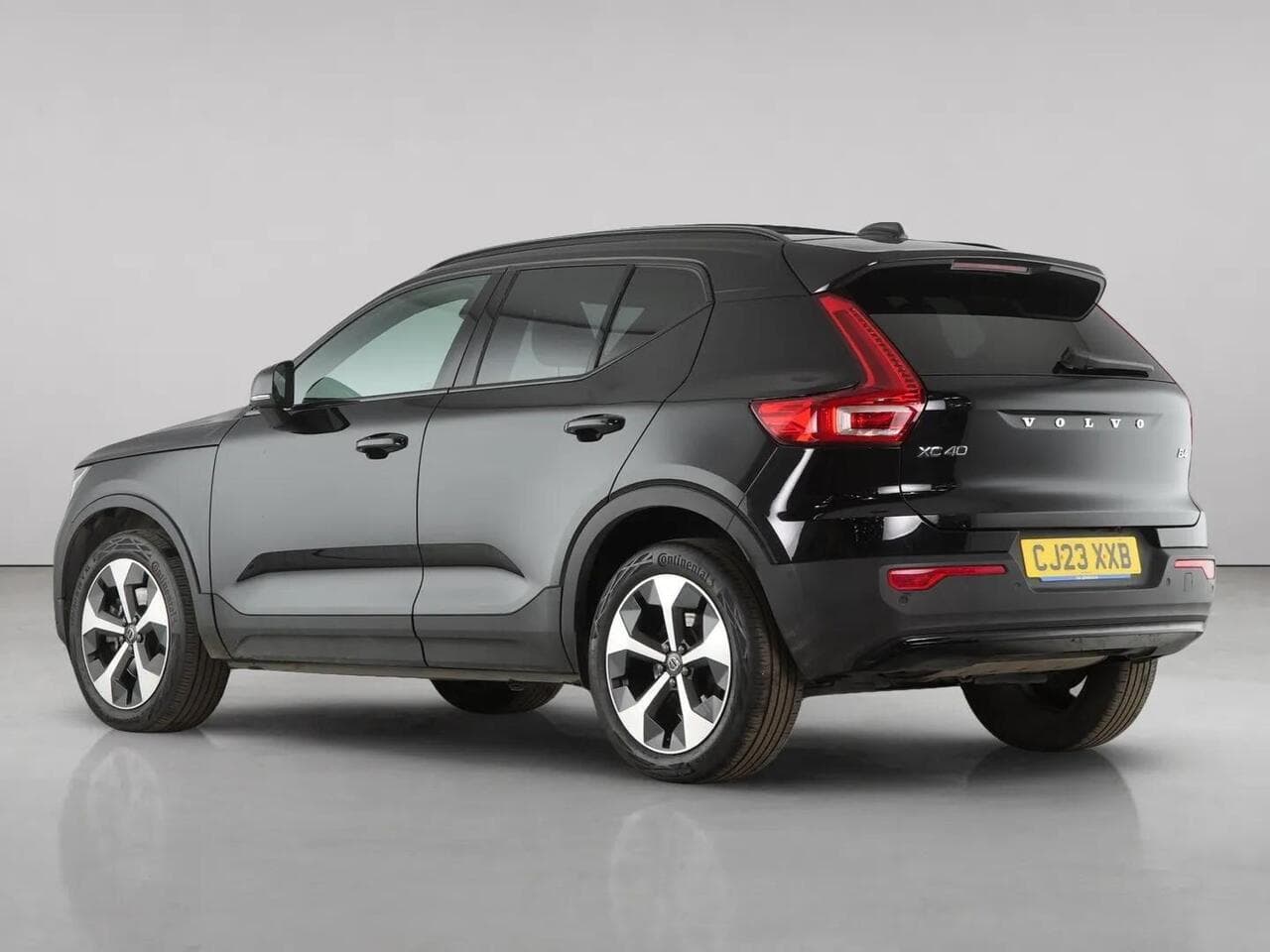 Volvo XC40 thumbnail Rear Left