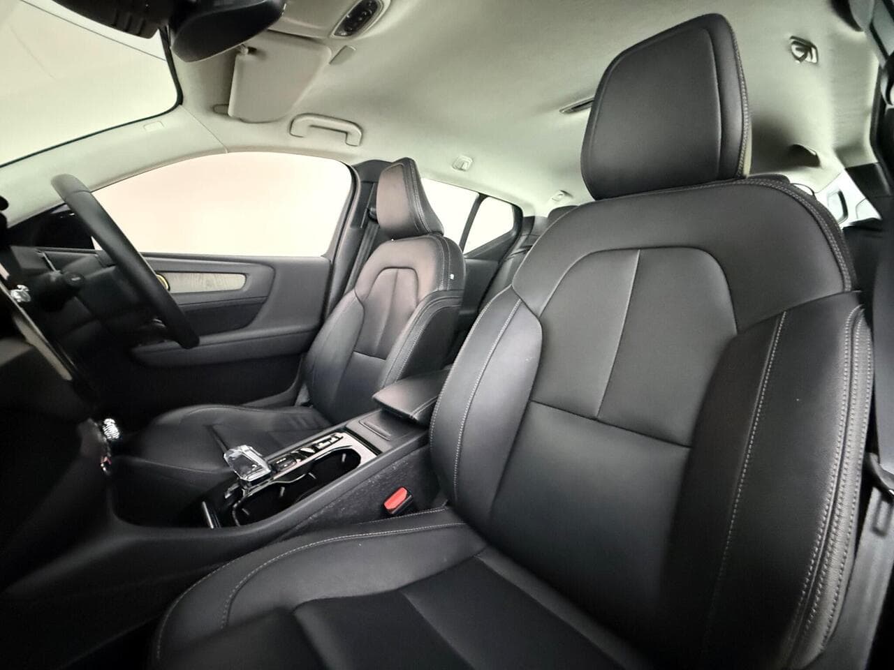 Volvo XC40 thumbnail Seat Front Passenger