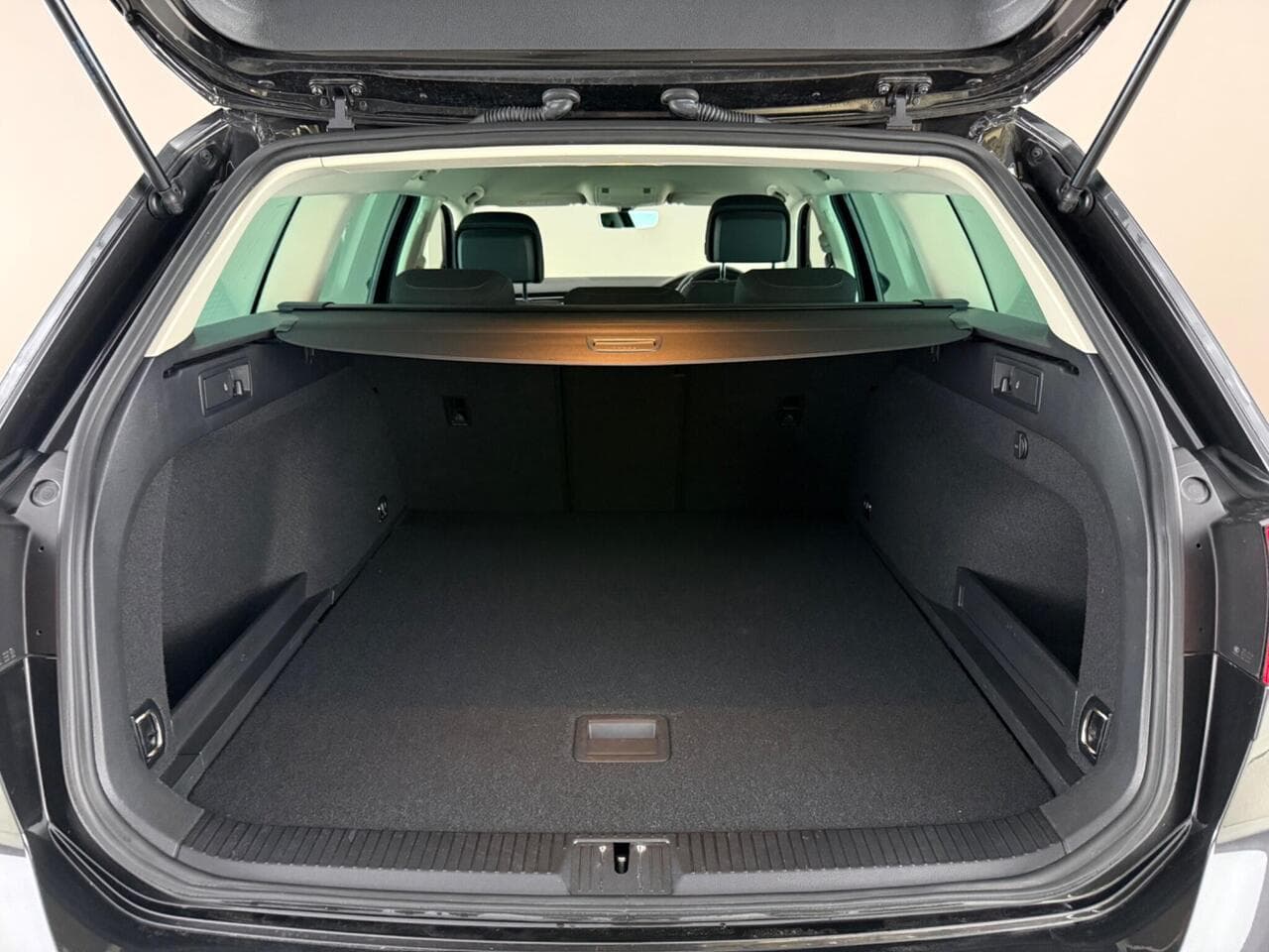 Volkswagen Passat thumbnail Boot