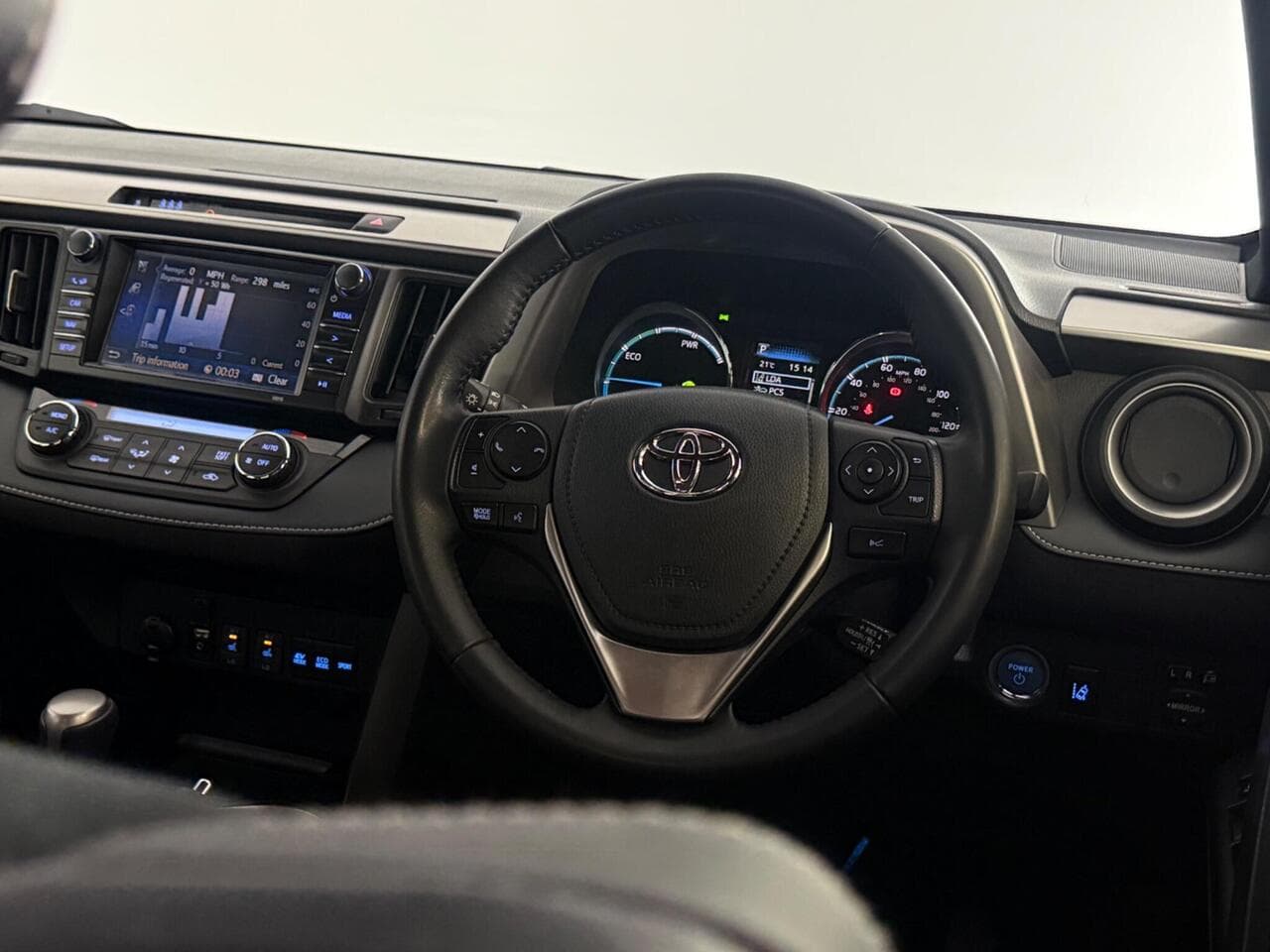 Toyota RAV4 thumbnail Steering Wheel