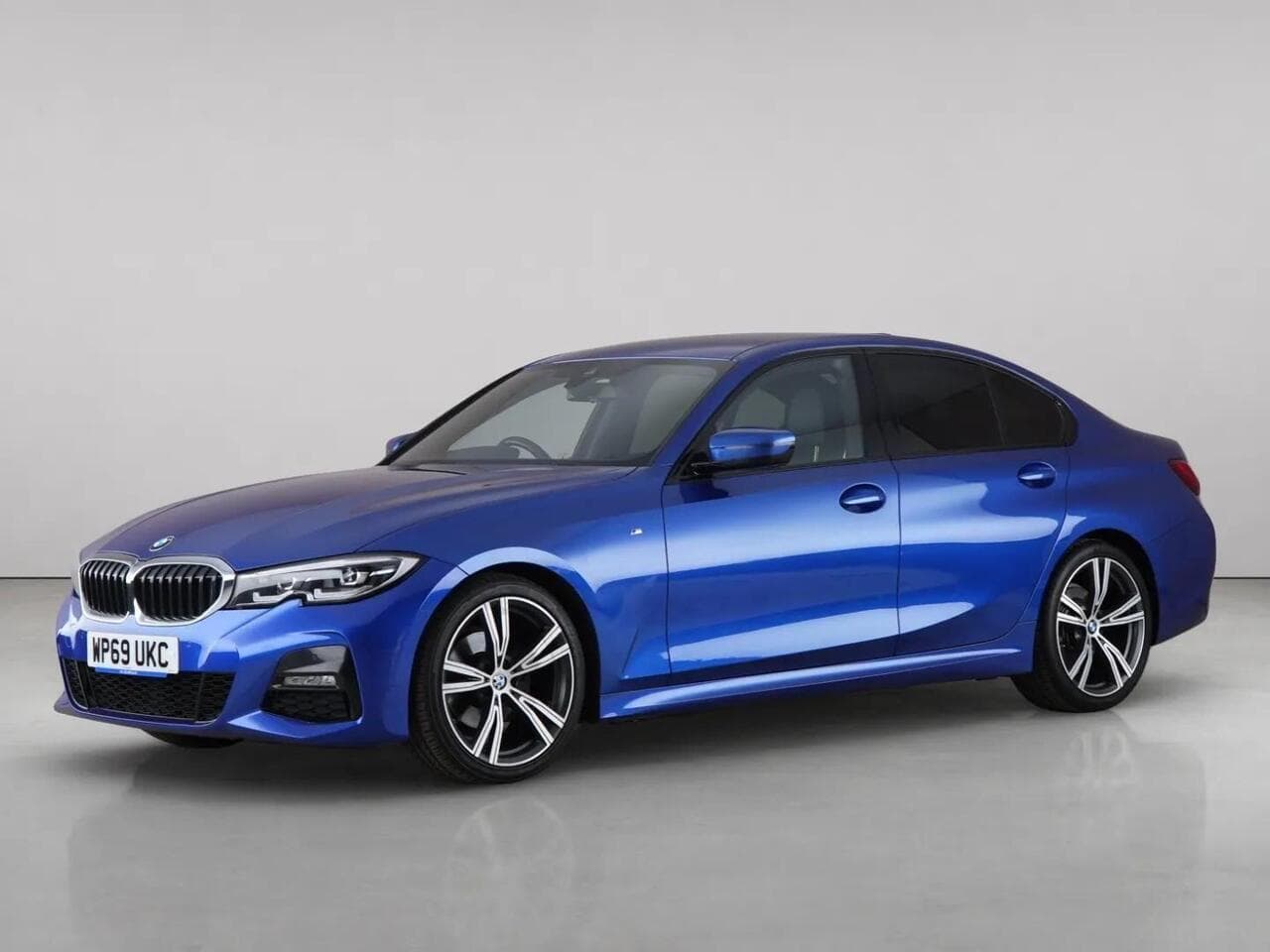 BMW 3 Series thumbnail Front Left