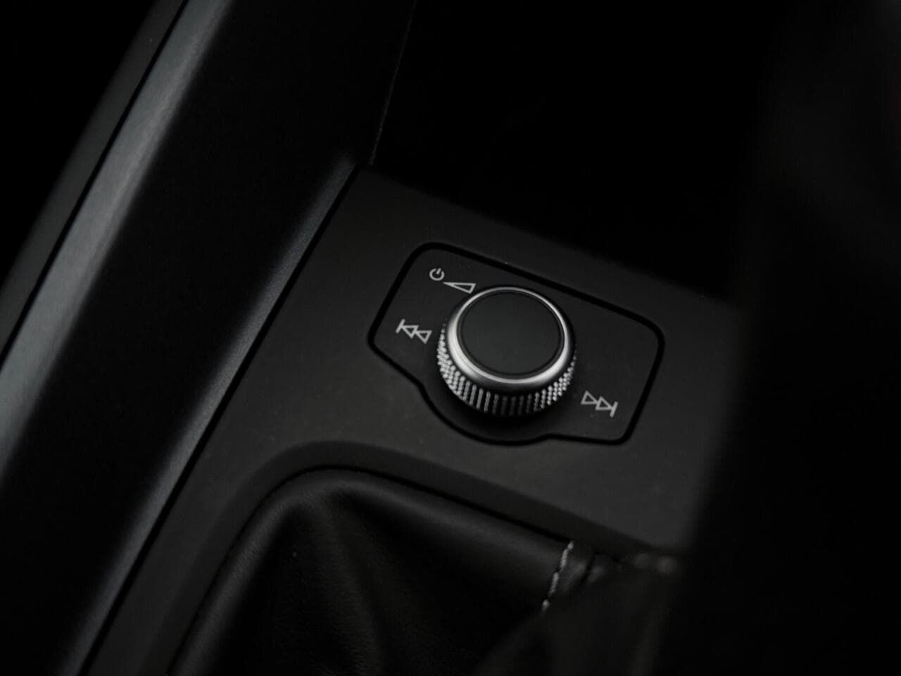 Audi A1 thumbnail Misc Controls