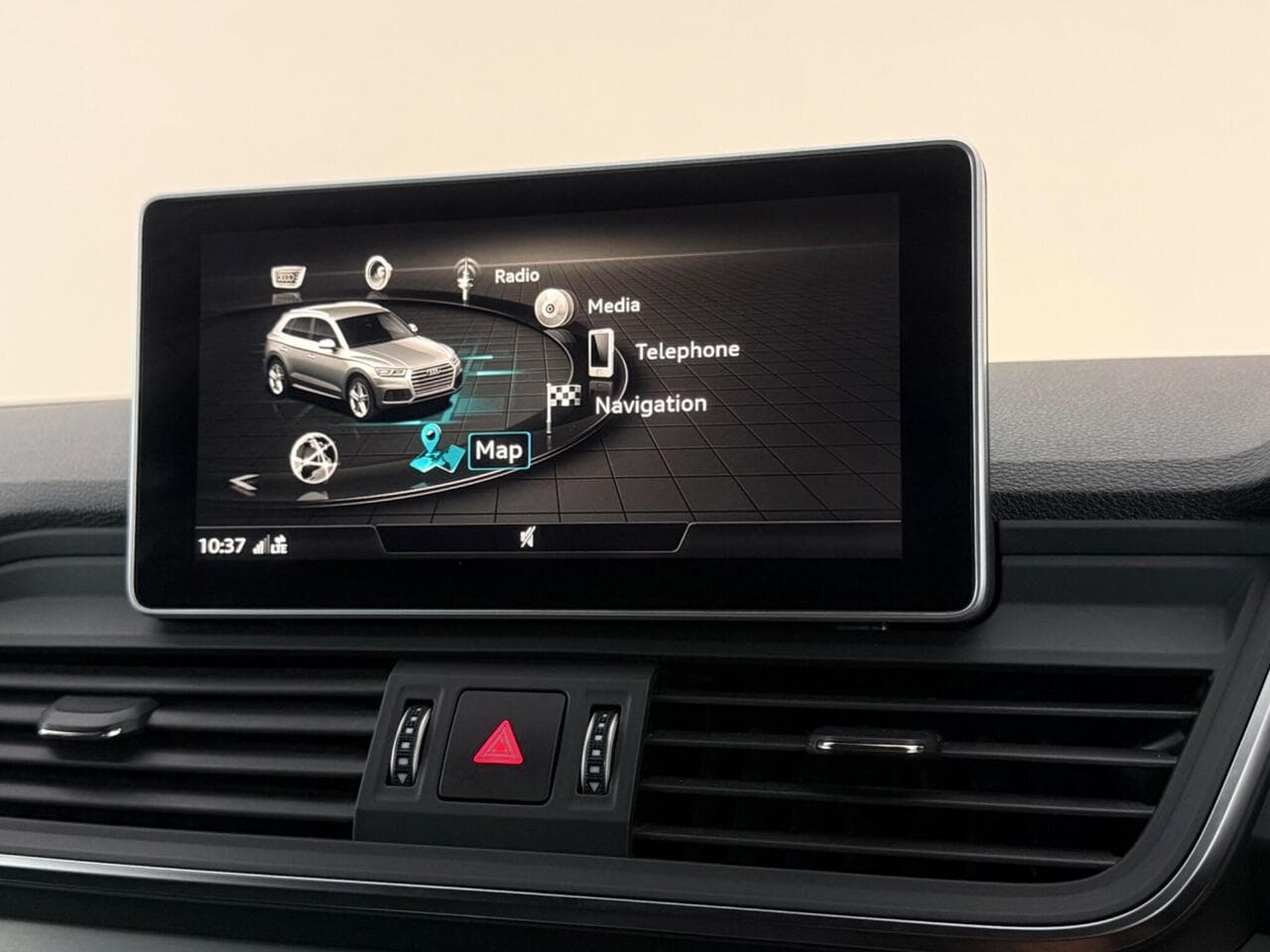 Audi Q5 thumbnail Infotainment System