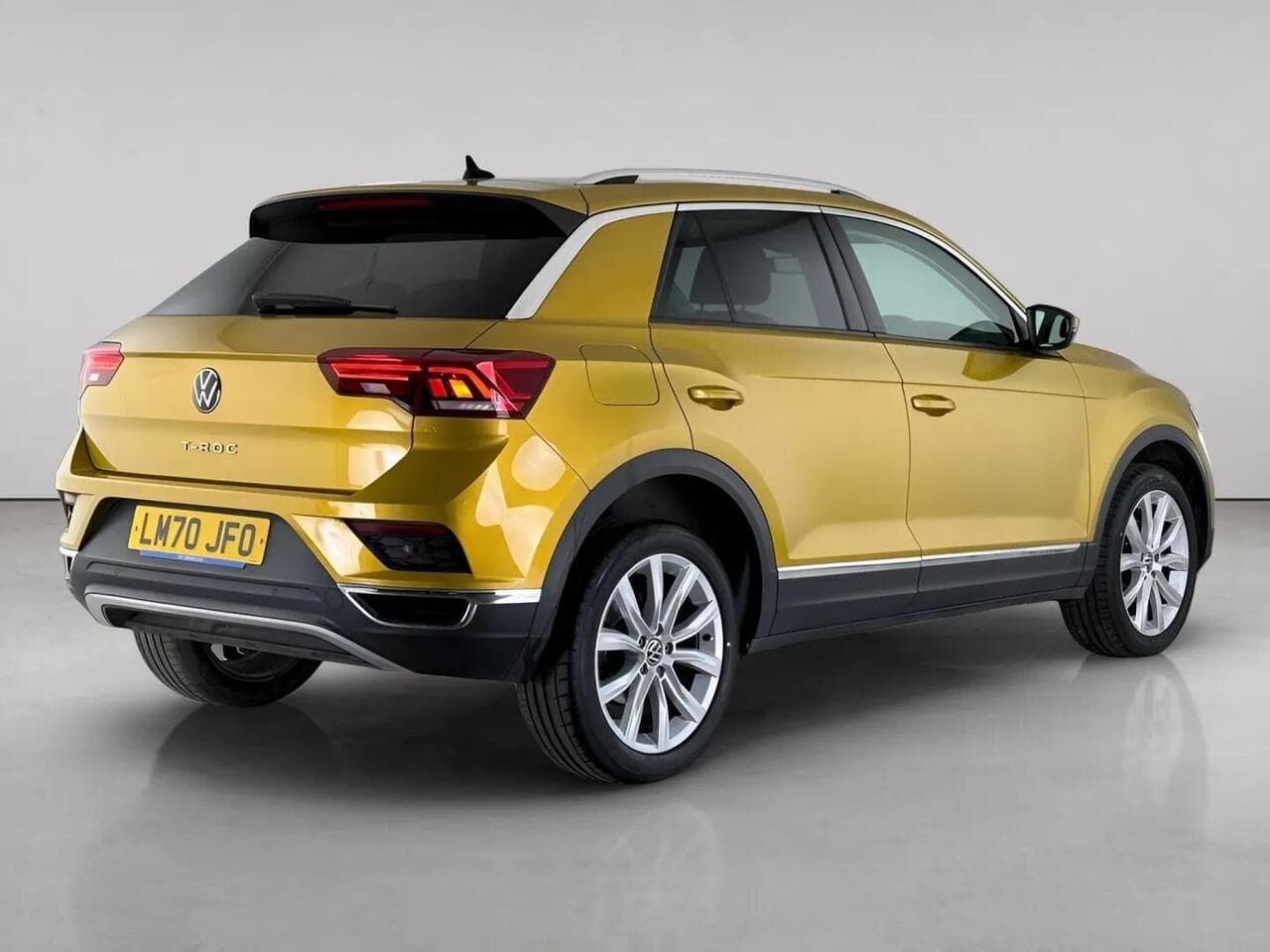 Volkswagen T-Roc thumbnail Rear Right