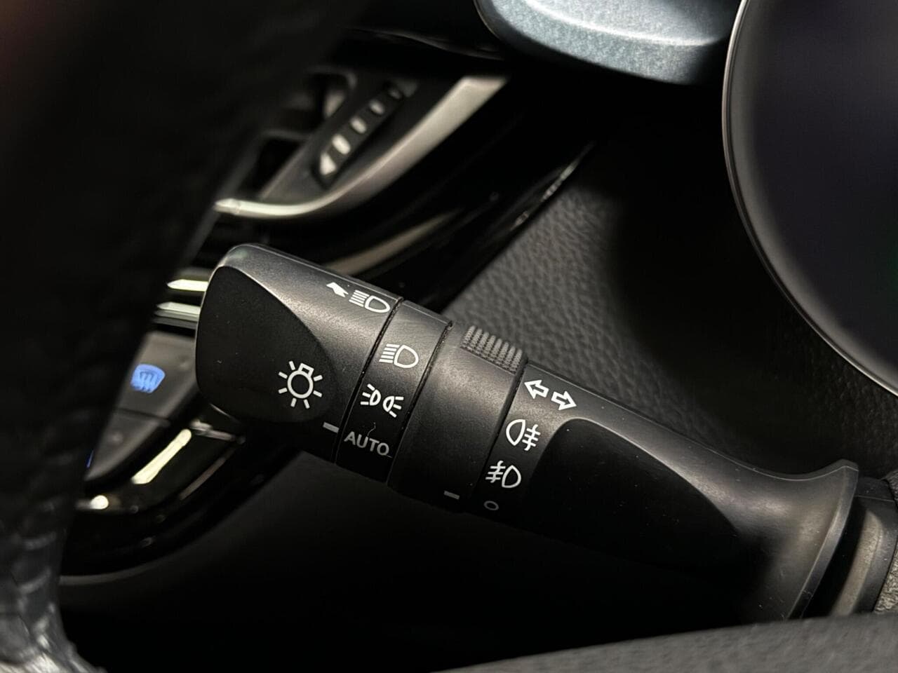 Toyota C-HR thumbnail Misc Controls
