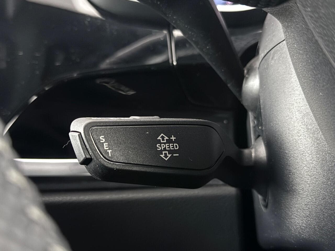 Audi Q3 thumbnail Misc Controls