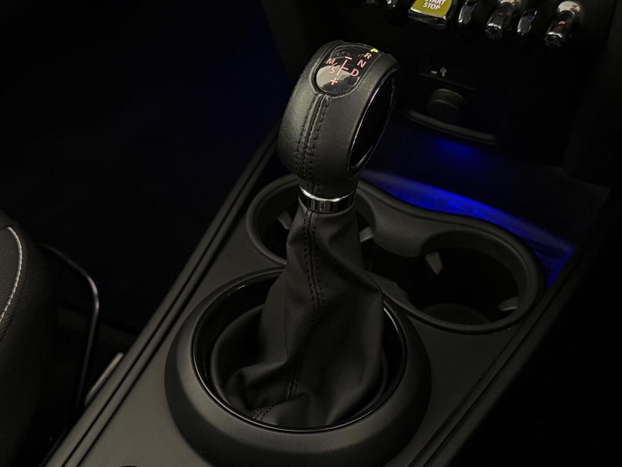 MINI Countryman thumbnail Interior Front