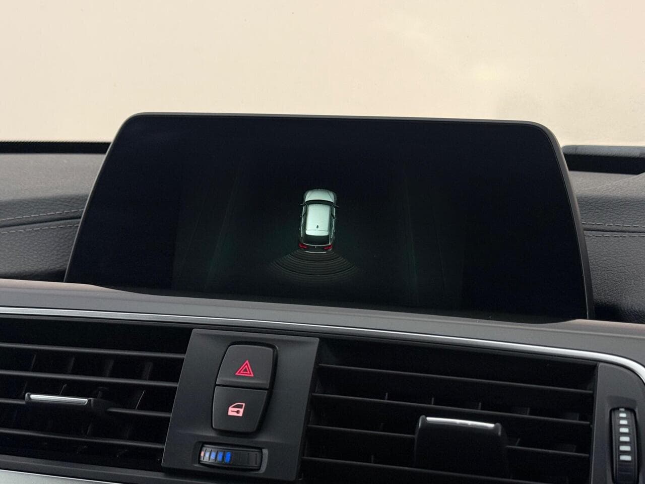 BMW 3 Series thumbnail Infotainment System