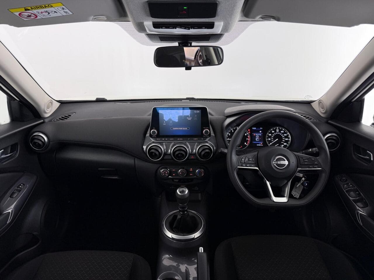 Nissan Juke thumbnail Interior Front