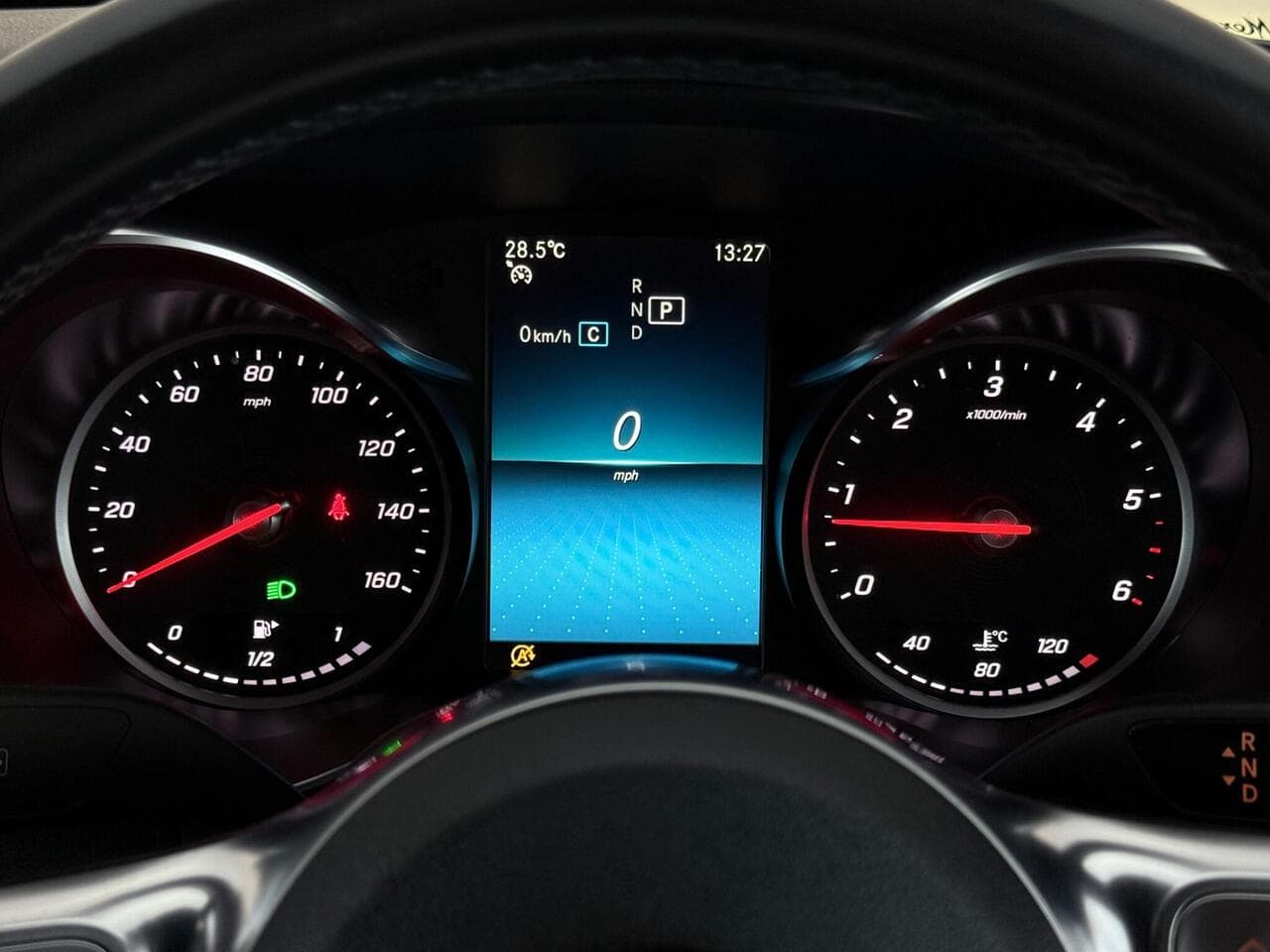 Mercedes-Benz C Class thumbnail Driver Instruments