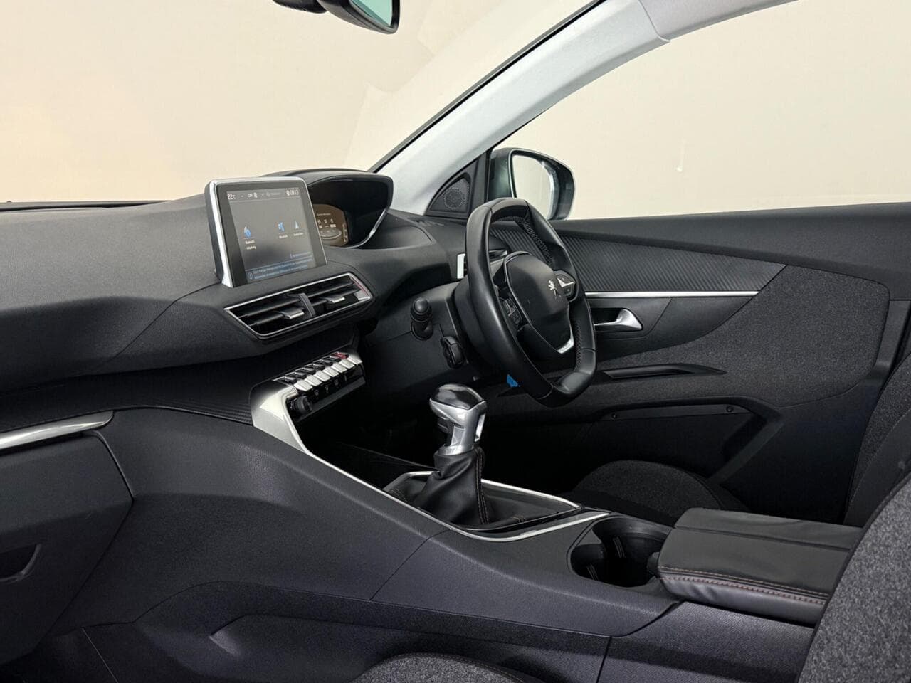 Peugeot 5008 thumbnail Interior Front