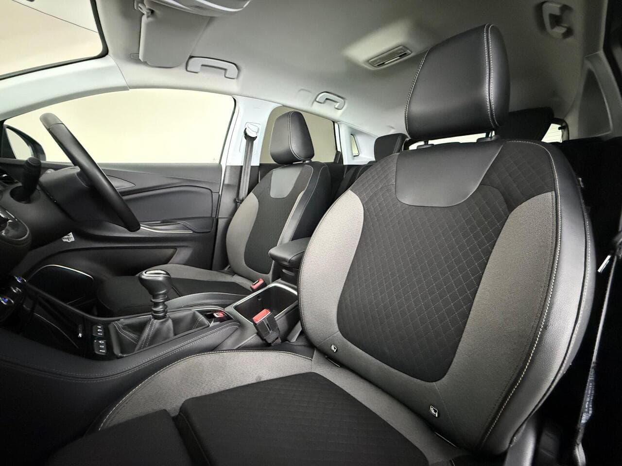 Vauxhall Grandland X thumbnail Seat Front Passenger