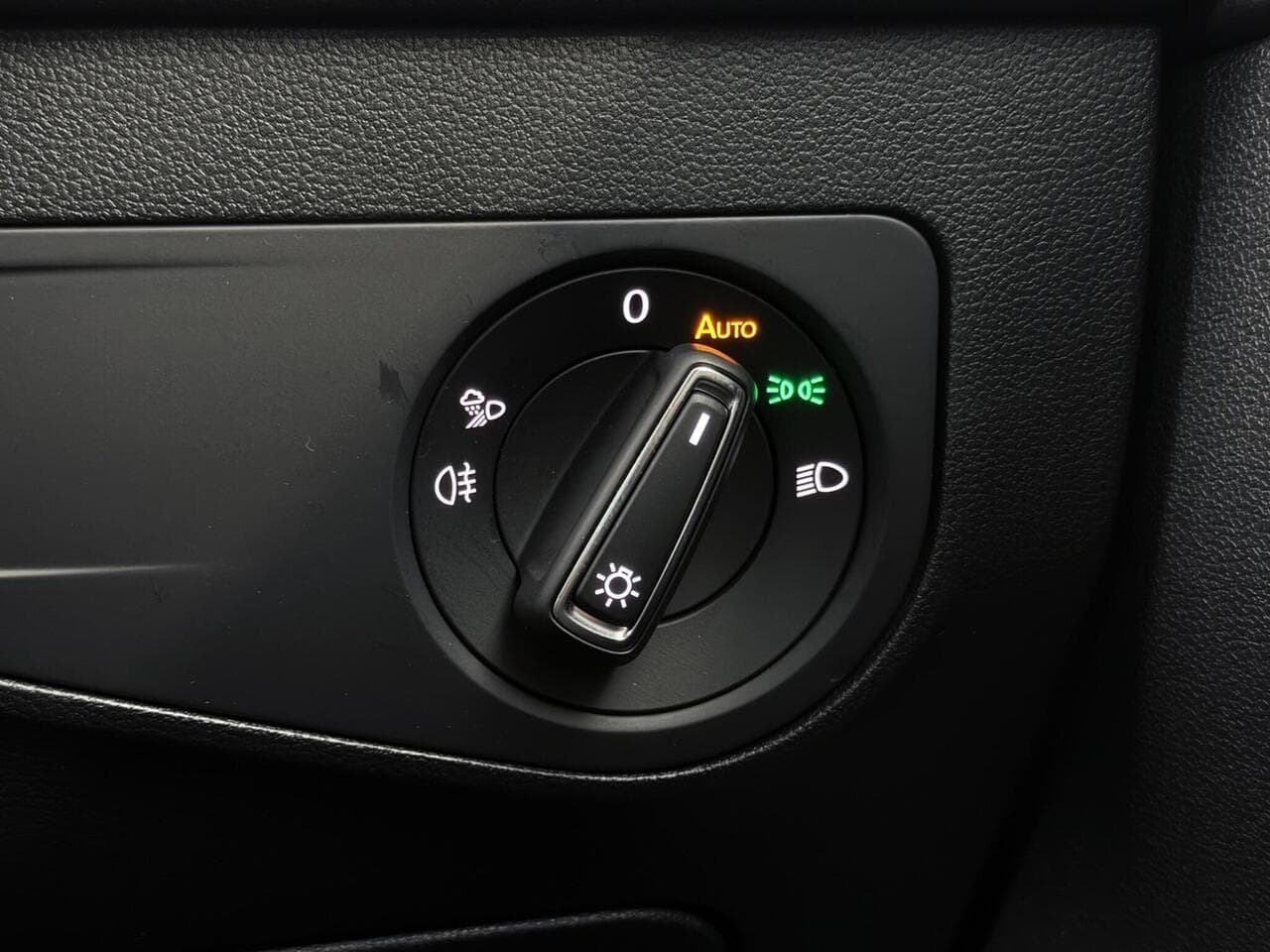 Volkswagen Tiguan thumbnail Misc Controls