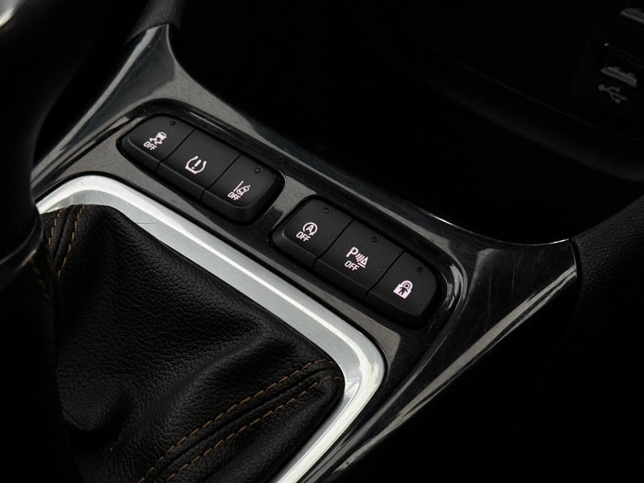 Vauxhall Crossland X thumbnail Misc Controls