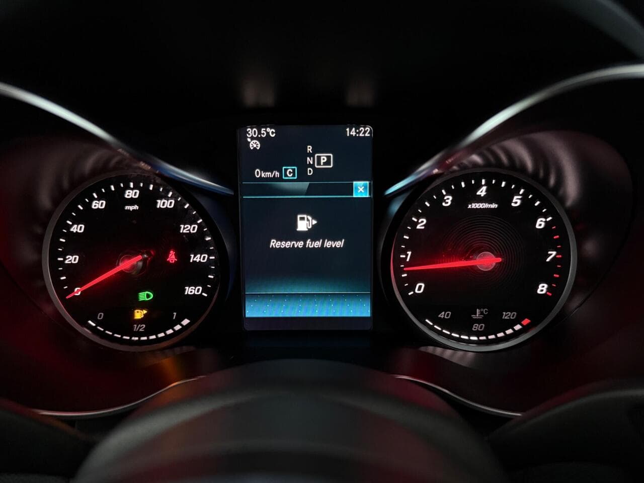 Mercedes-Benz C Class thumbnail Driver Instruments