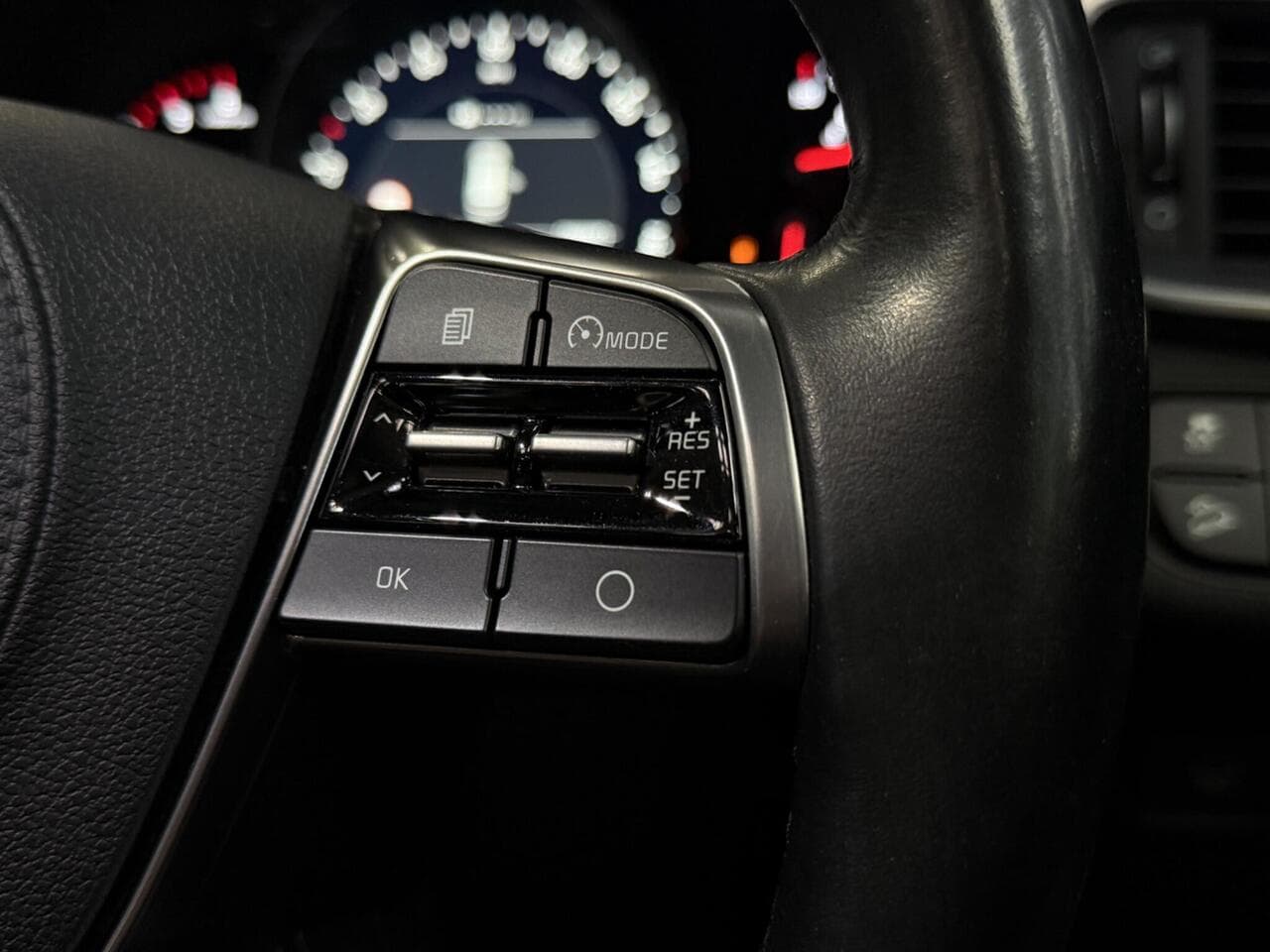 Kia Sorento thumbnail Misc Controls