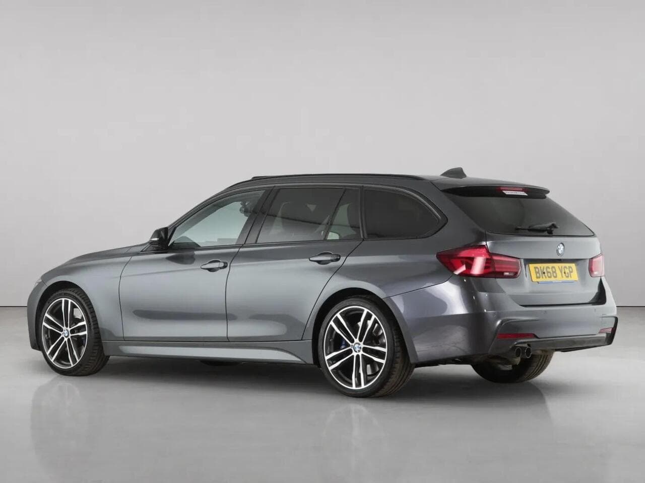 BMW 3 Series thumbnail Rear Left