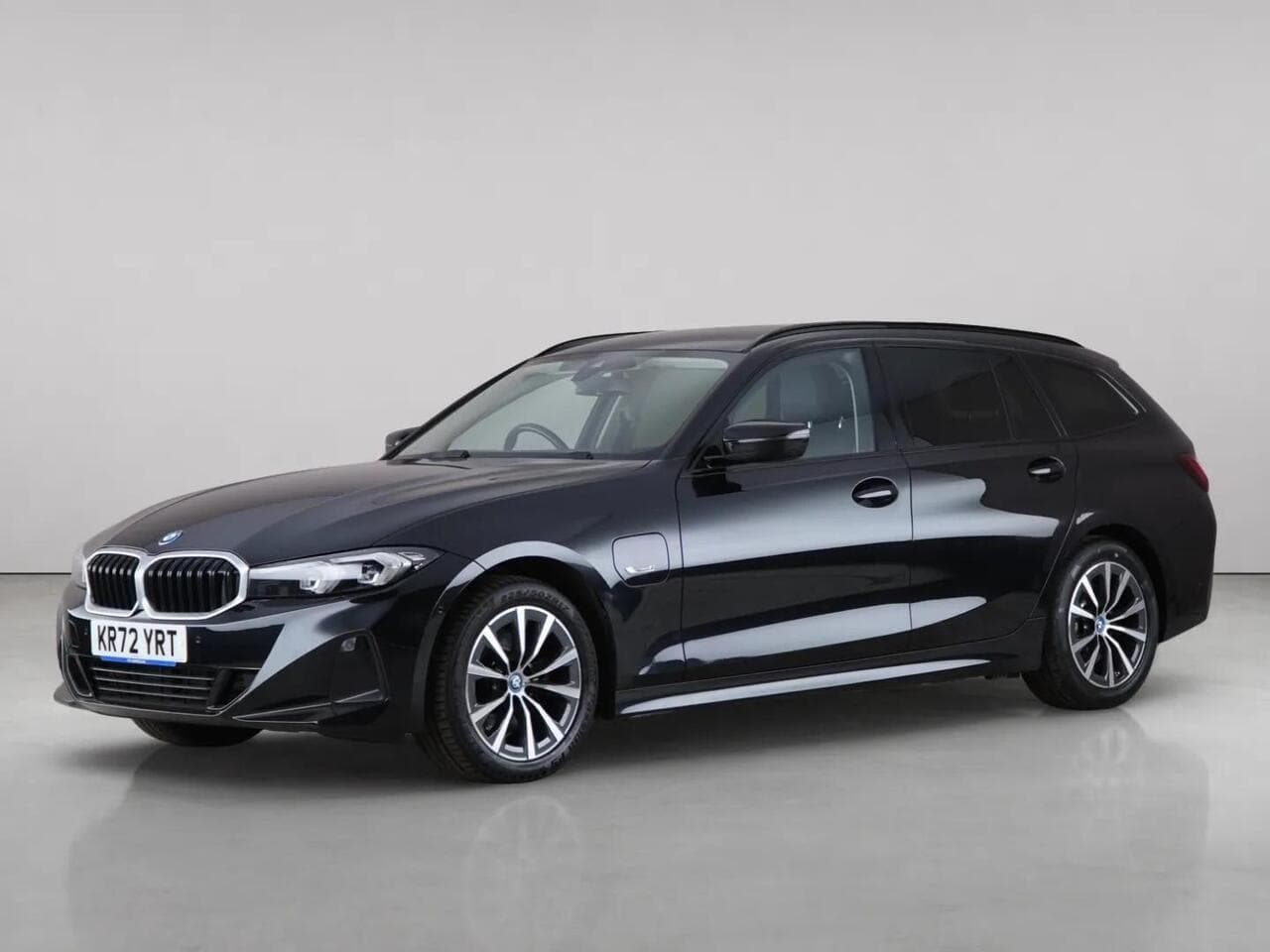 BMW 3 Series thumbnail Front Left