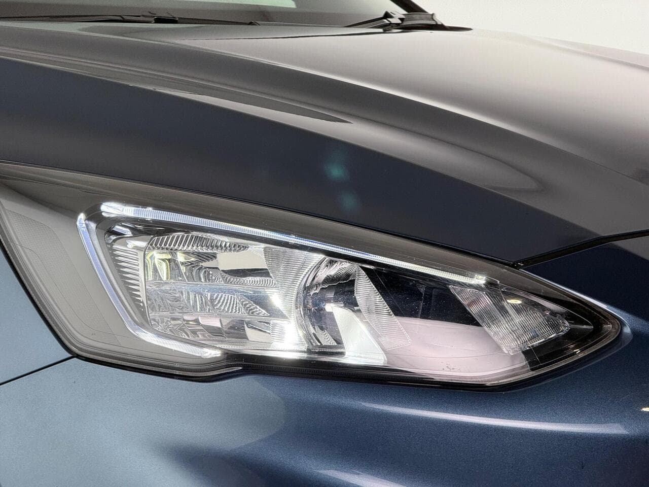 Ford Focus thumbnail Lights Front