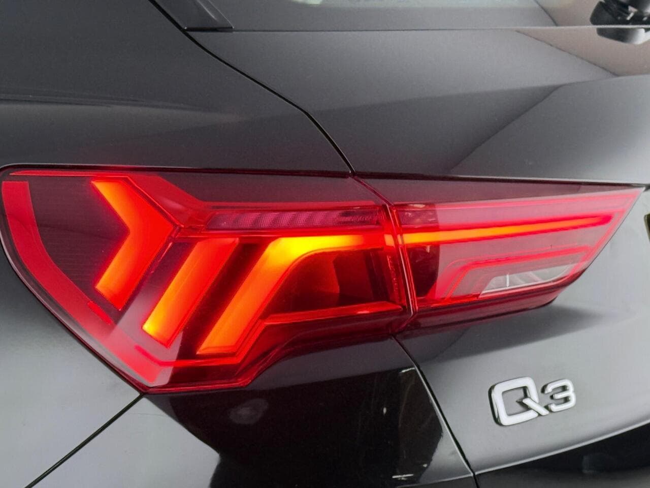Audi Q3 thumbnail Lights Rear