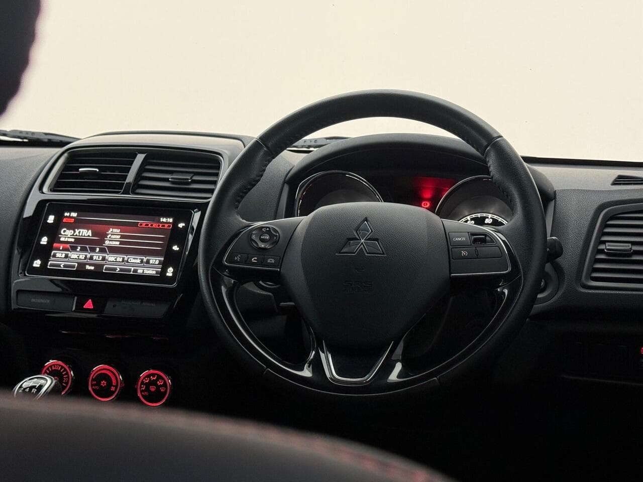 Mitsubishi ASX thumbnail Interior Front