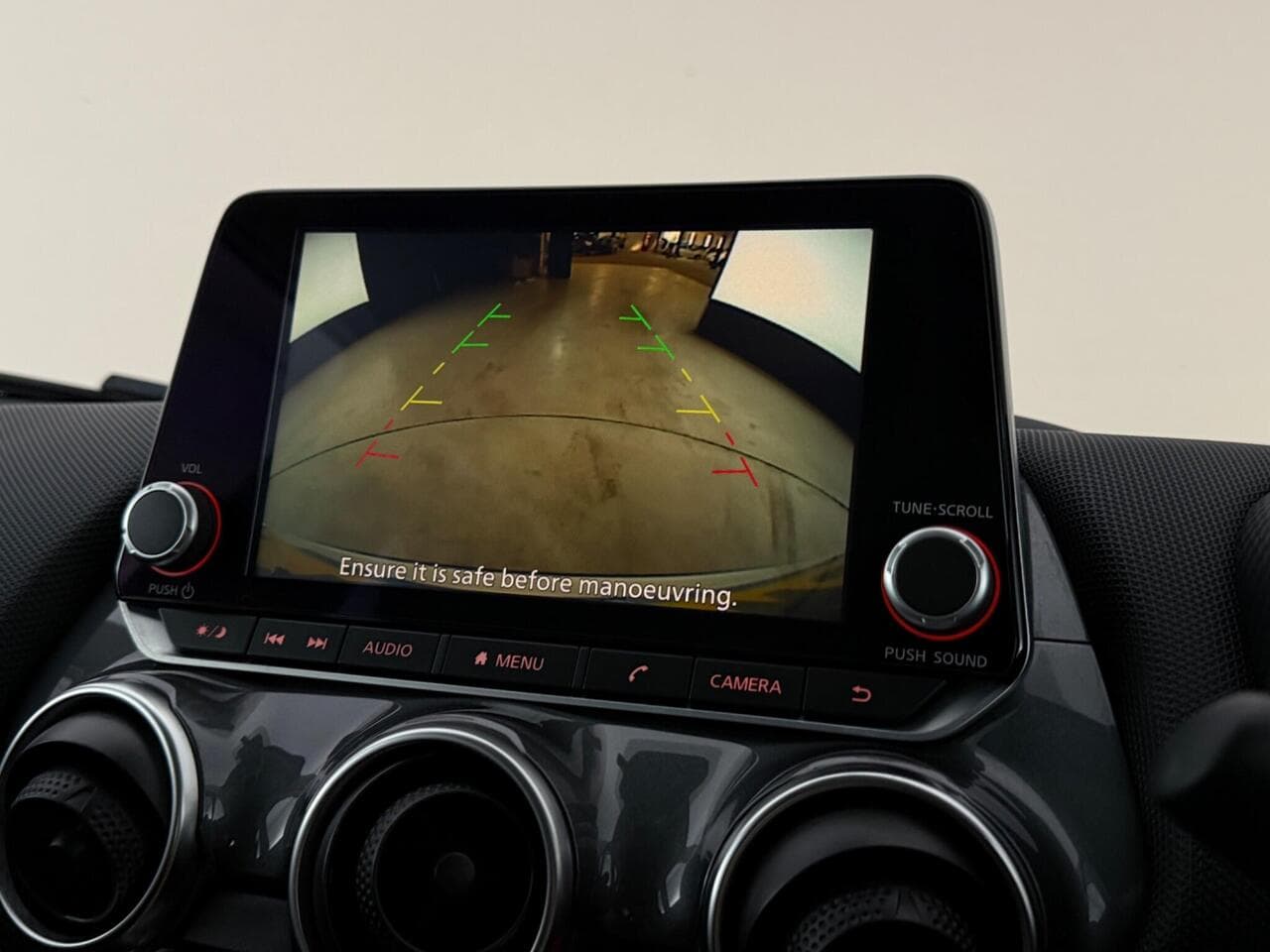 Nissan Juke thumbnail Infotainment System