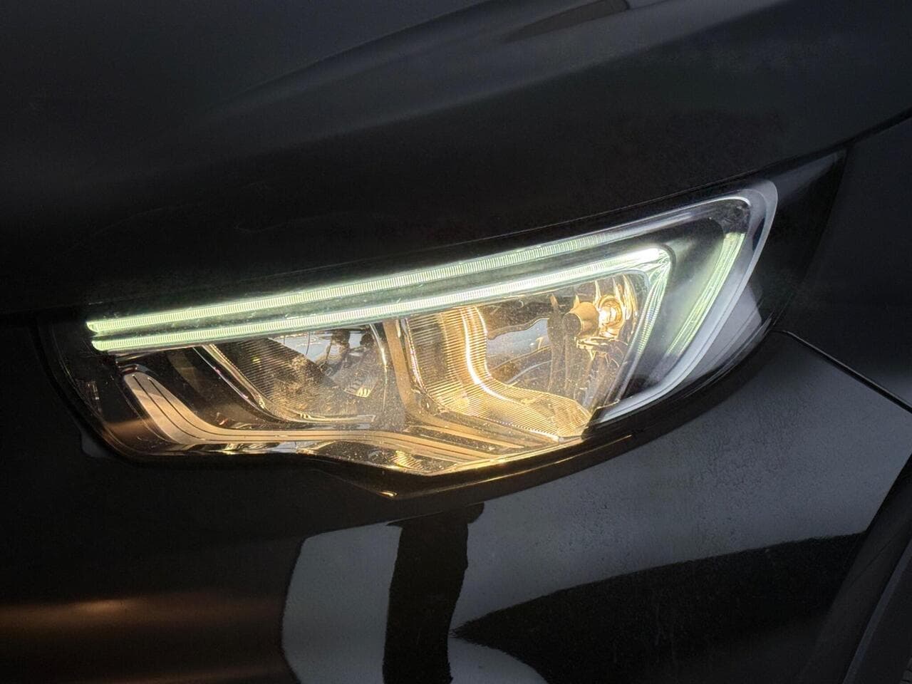 Vauxhall Grandland X thumbnail Lights Front