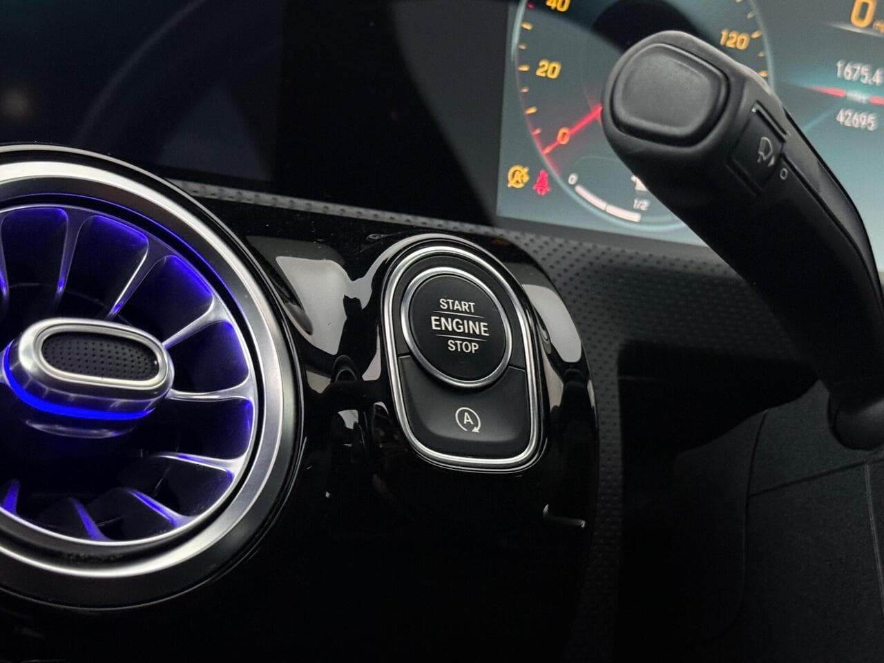 Mercedes-Benz CLA thumbnail Misc Controls