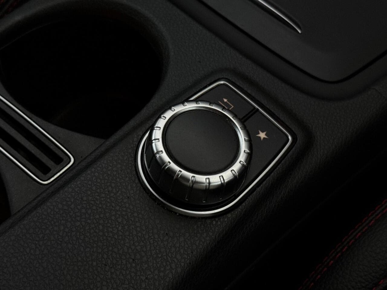 Mercedes-Benz GLA thumbnail Misc Controls