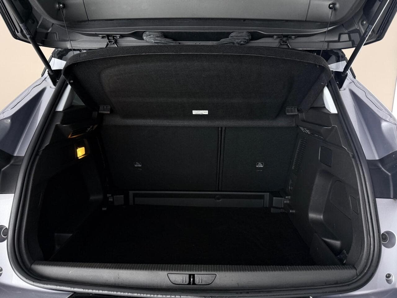 Vauxhall Grandland thumbnail Boot