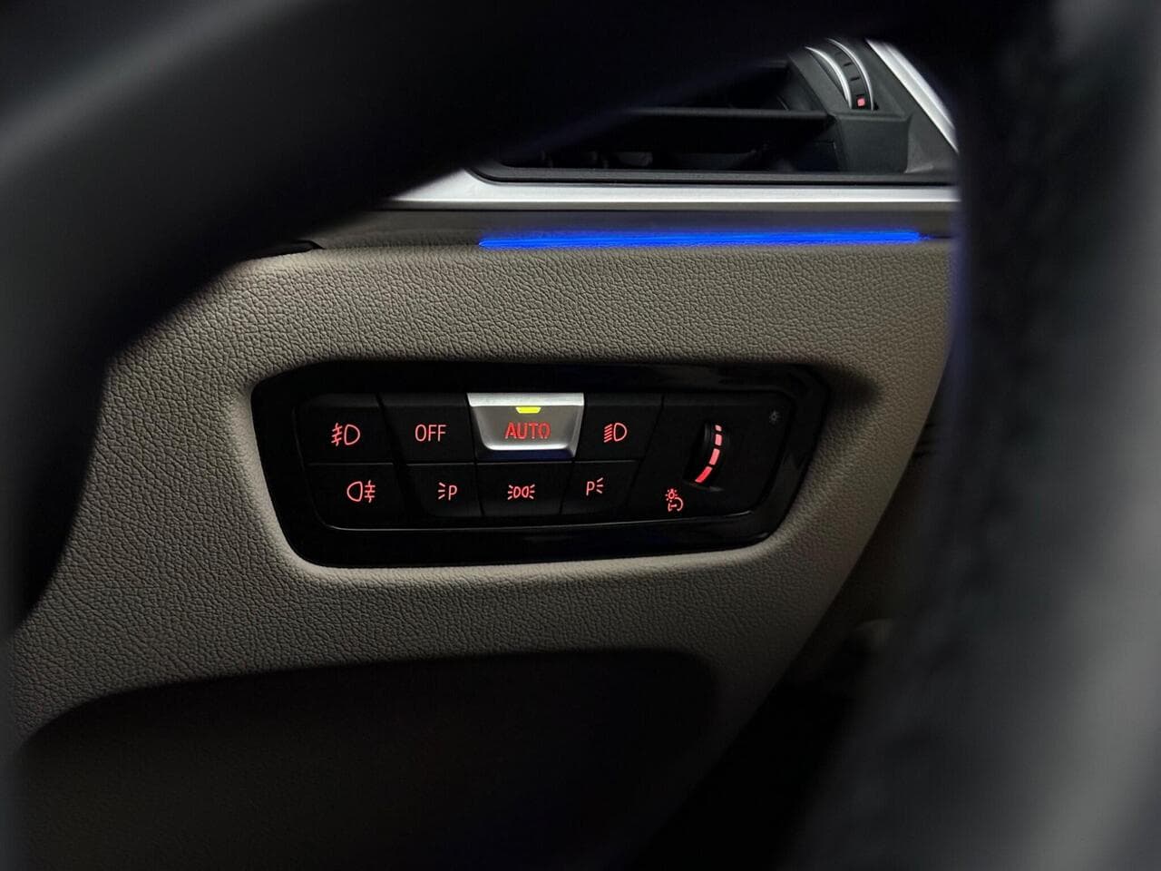 BMW 3 Series thumbnail Misc Controls
