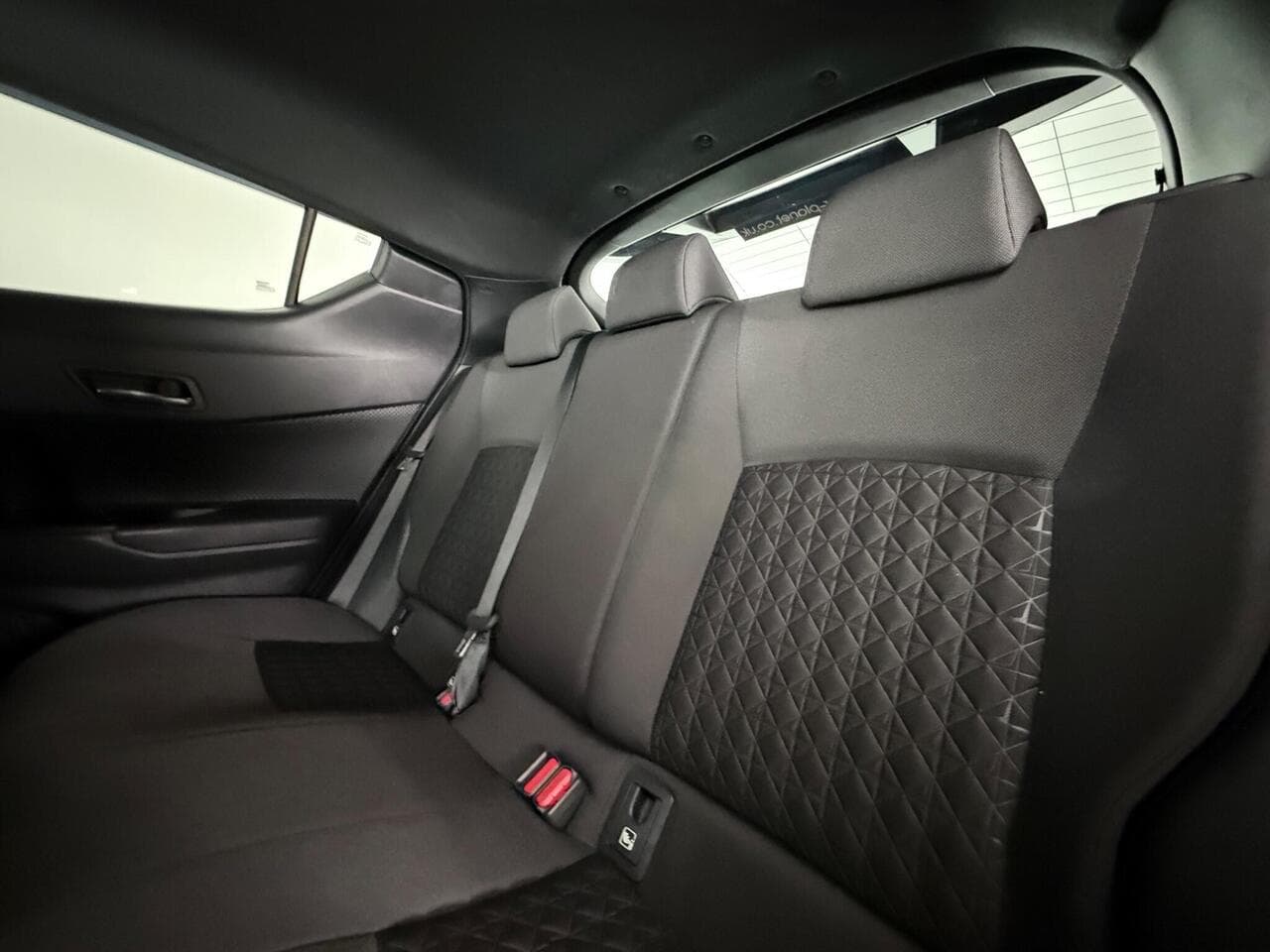 Toyota C-HR thumbnail Seats Rear