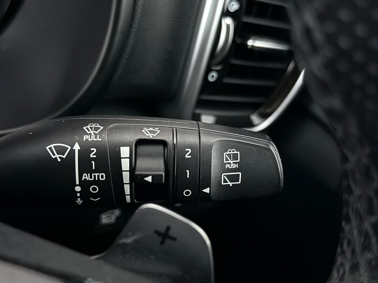 Kia Sportage thumbnail Misc Controls