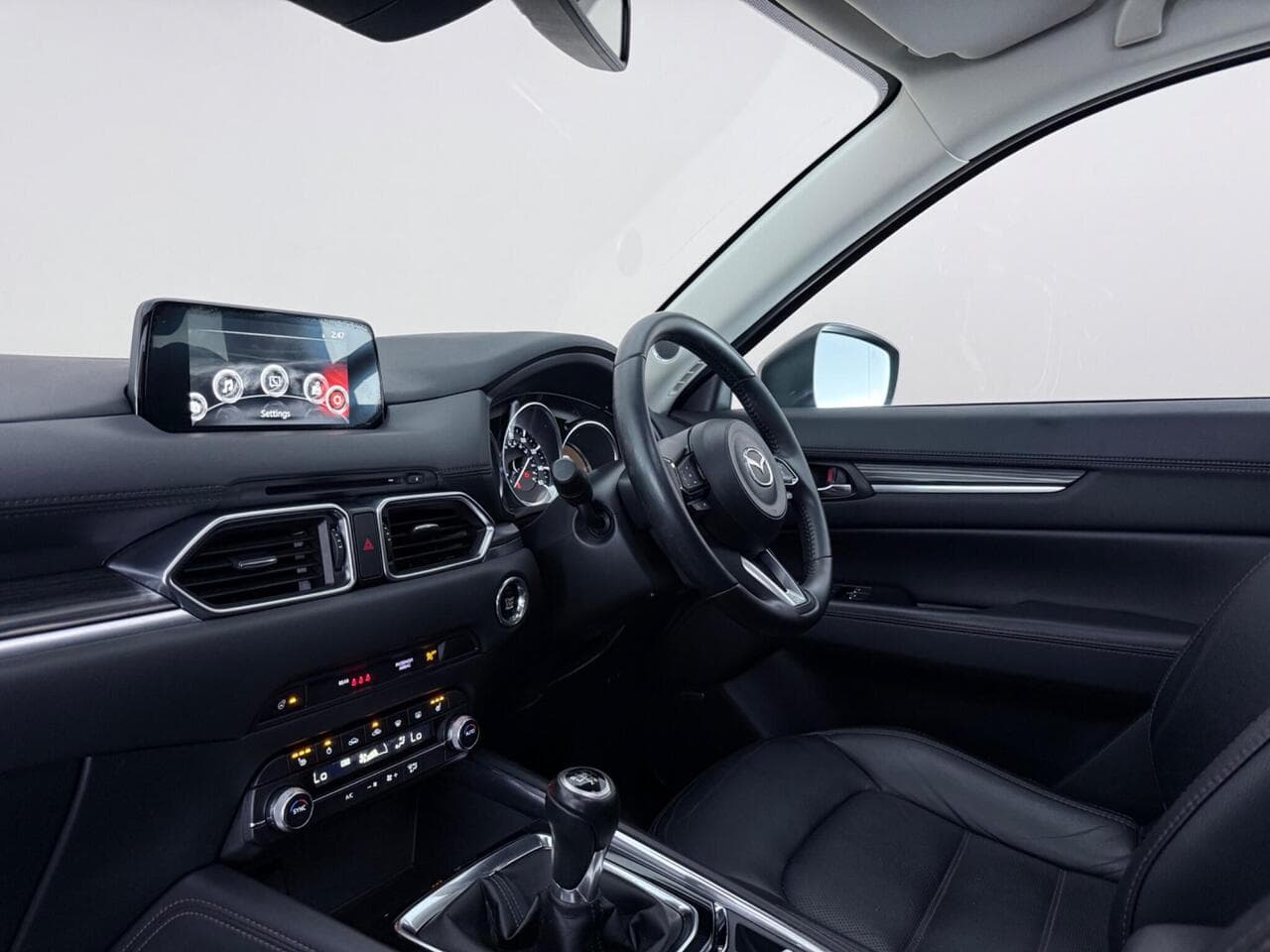 Mazda CX-5 thumbnail Interior Front