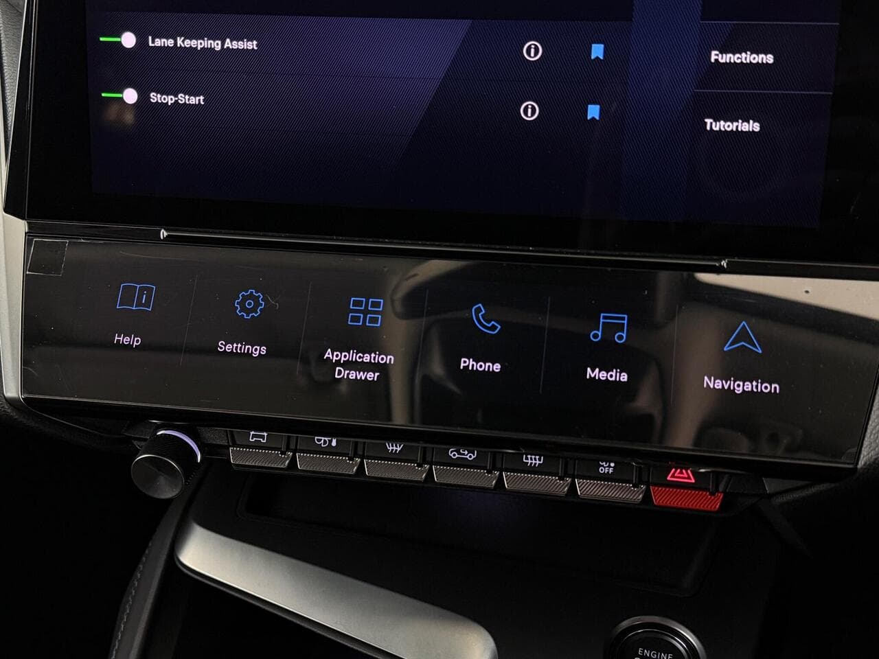 Peugeot 308 SW thumbnail Infotainment System