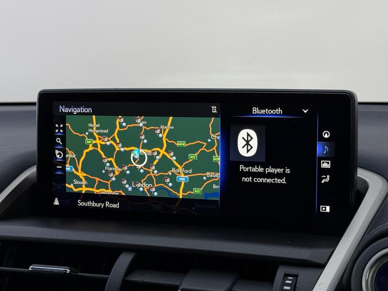Lexus NX thumbnail Infotainment System