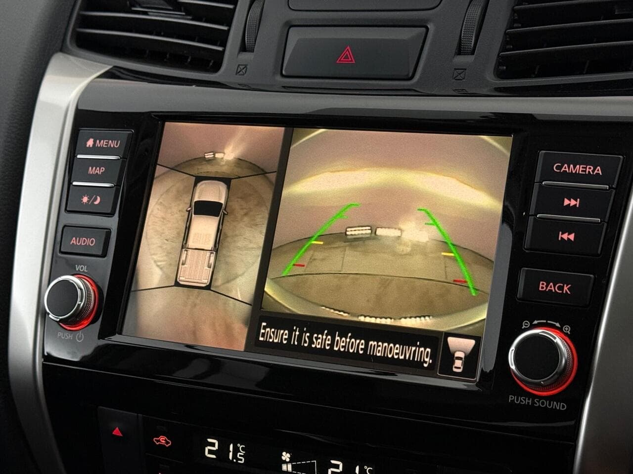 Nissan Navara thumbnail Infotainment System