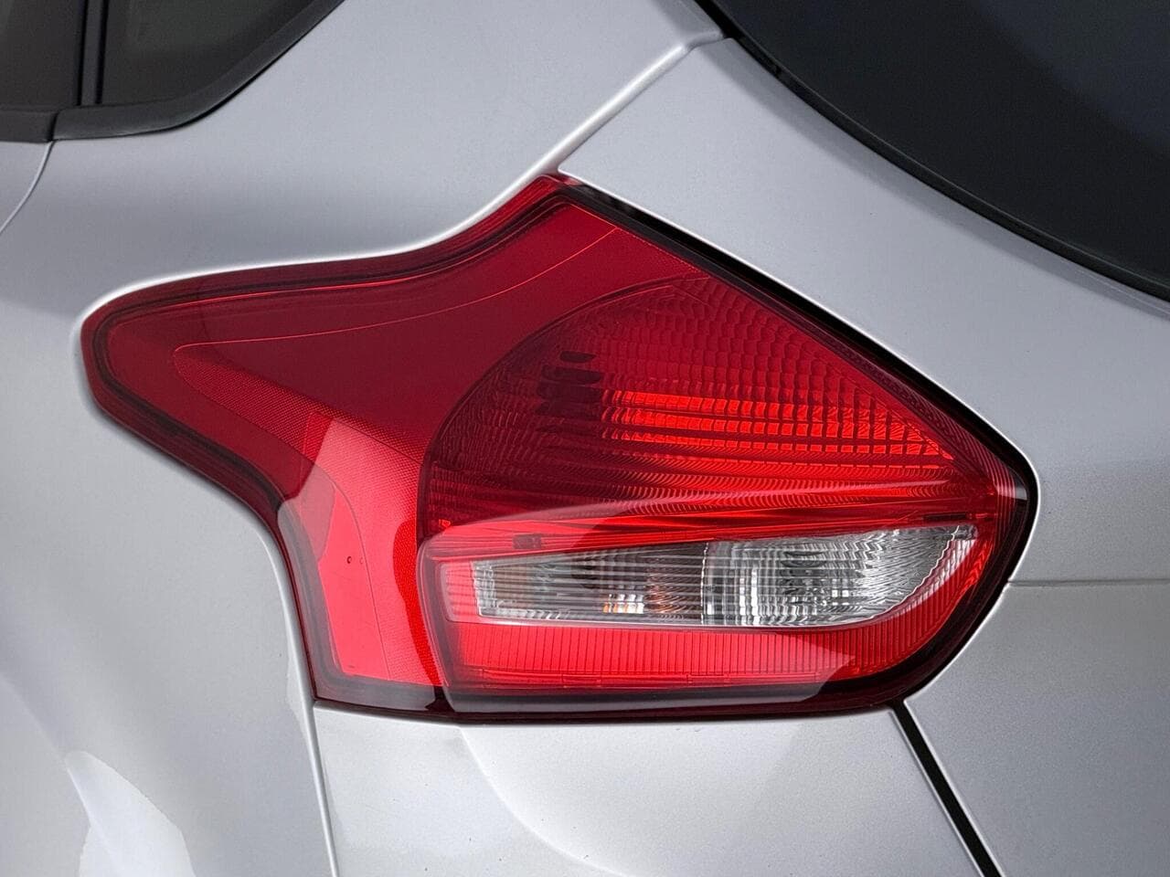 Ford Focus thumbnail Lights Rear
