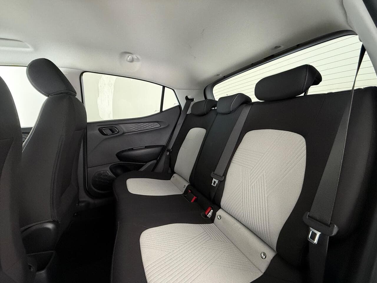 Hyundai i10 thumbnail Seats Rear
