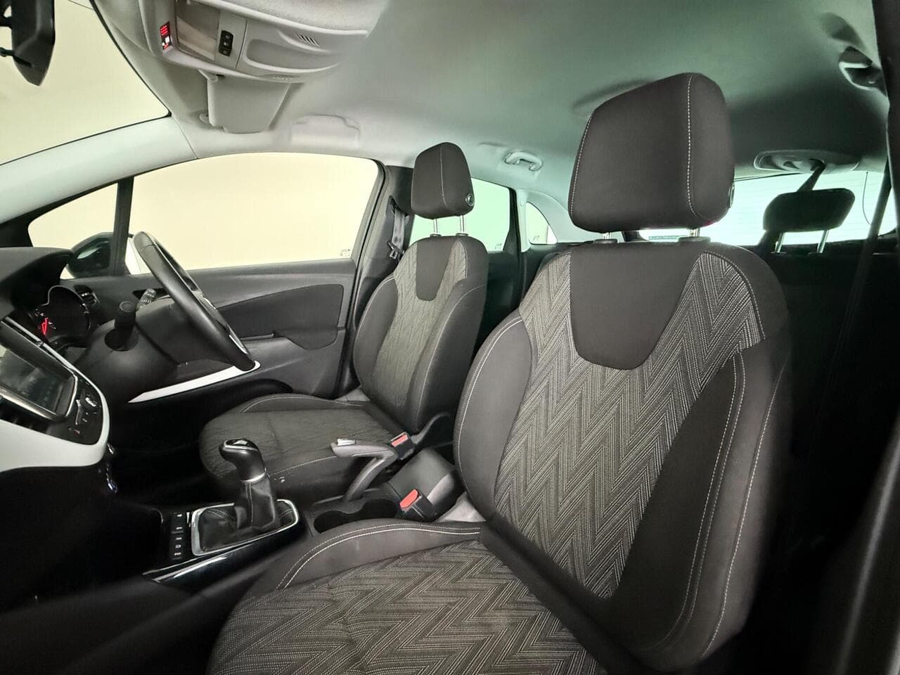Vauxhall Crossland X thumbnail Seat Front Passenger