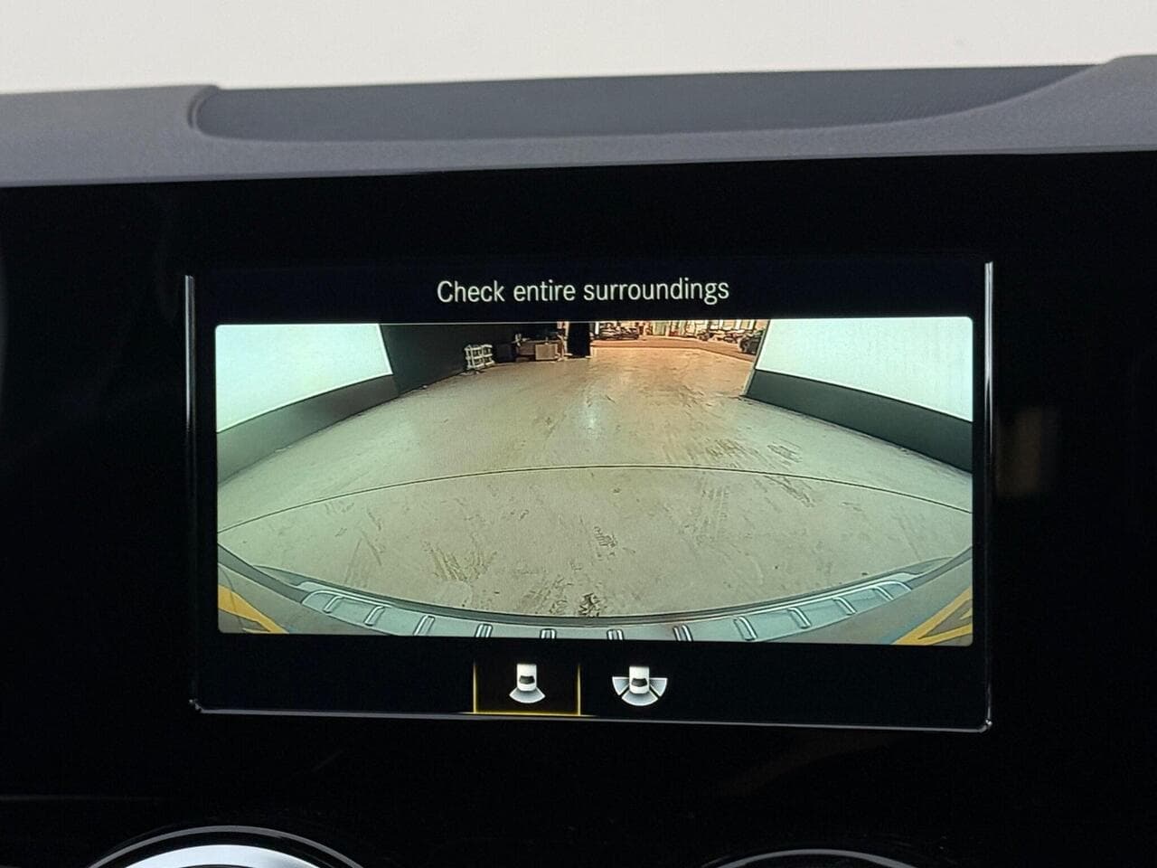 Mercedes-Benz GLA thumbnail Infotainment System