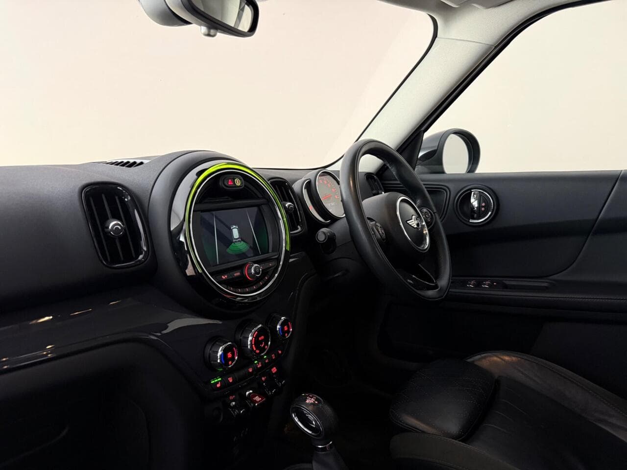 MINI Countryman thumbnail Interior Front
