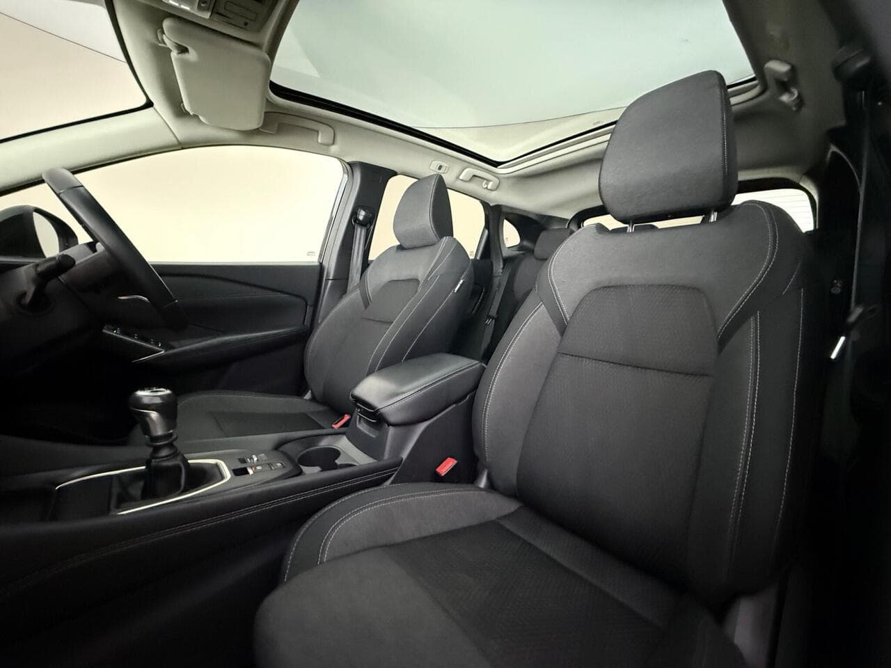 Nissan Qashqai thumbnail Seat Front Passenger