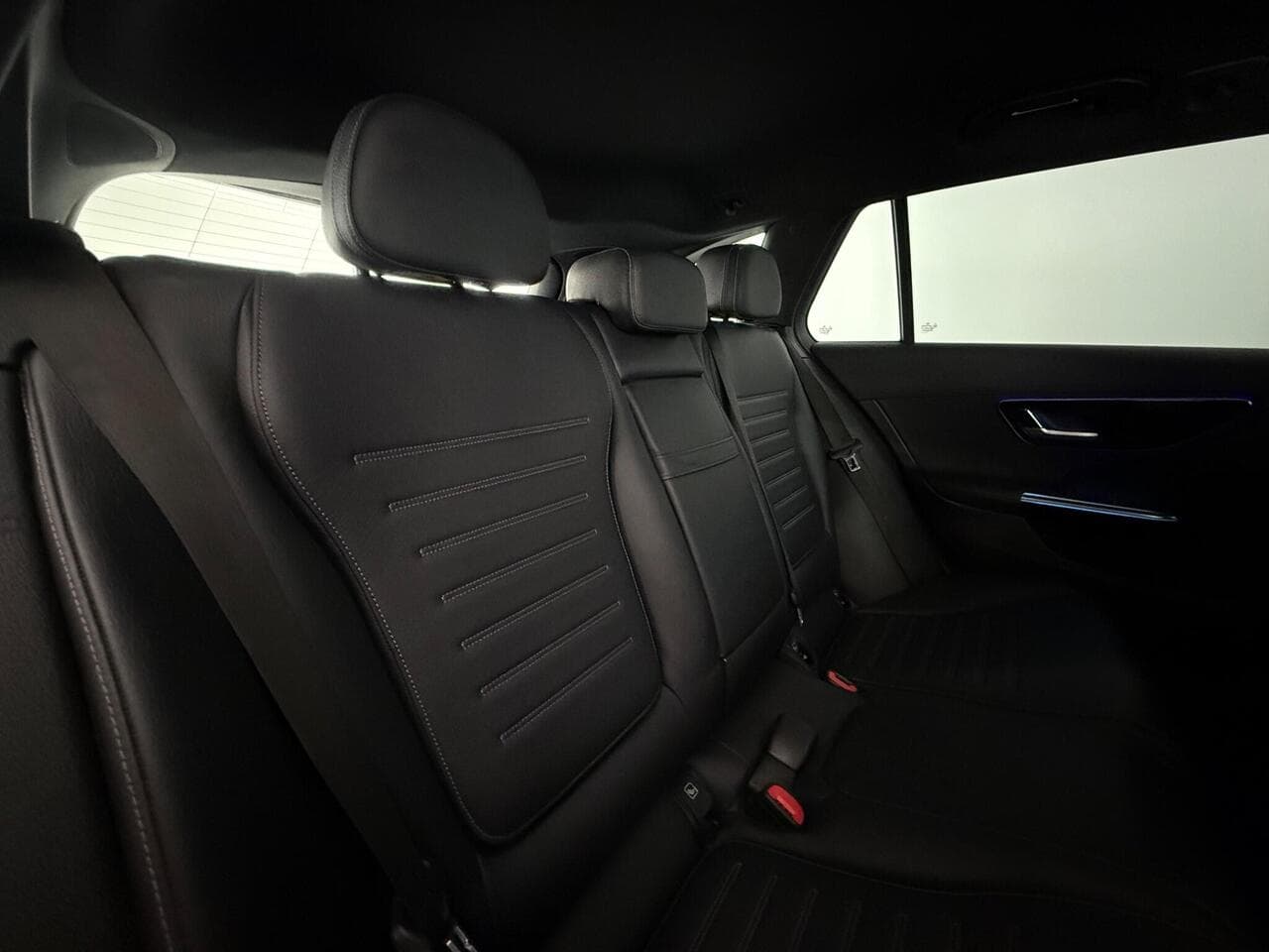 Mercedes-Benz C Class thumbnail Seats Rear