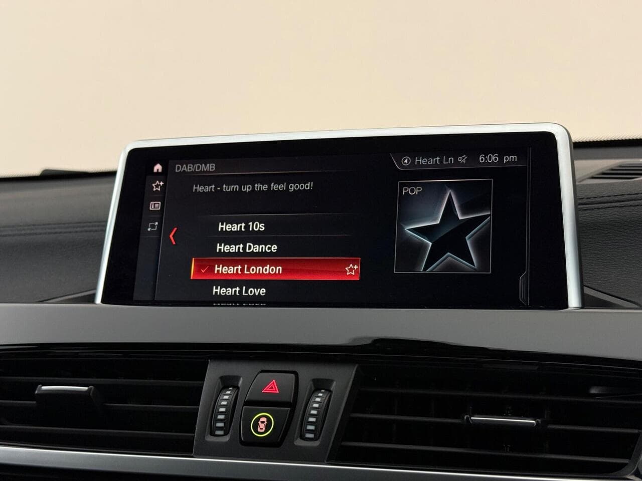 BMW X2 thumbnail Infotainment System