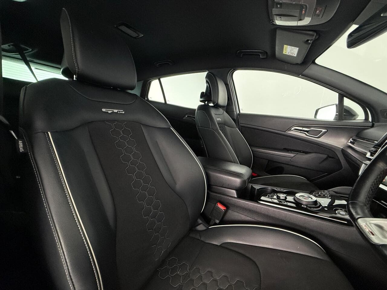 Kia Sportage thumbnail Seat Driver