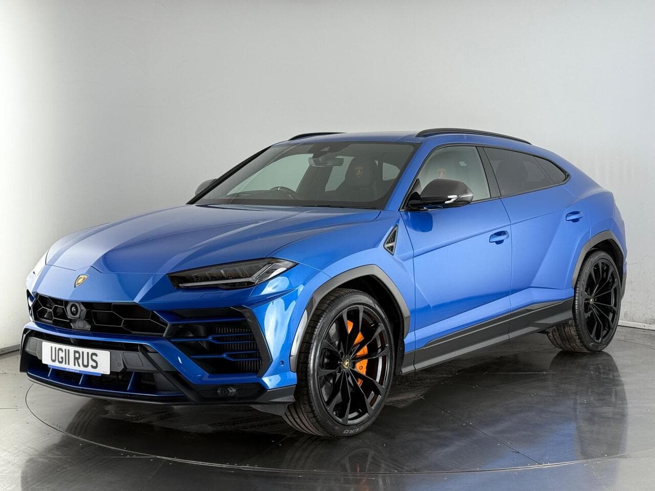 Lamborghini Urus thumbnail Front Left