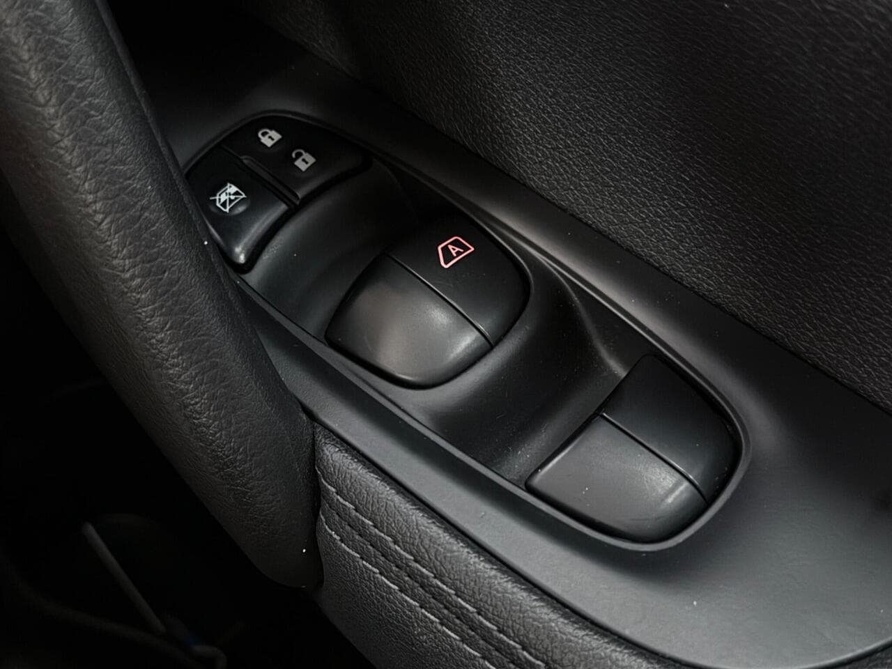 Nissan Qashqai thumbnail Misc Controls