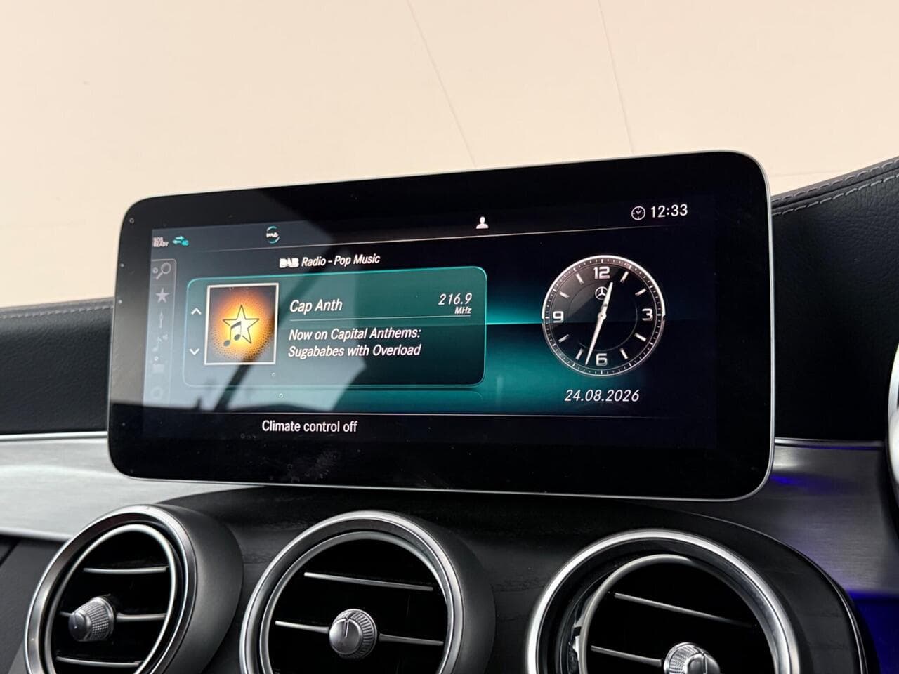 Mercedes-Benz C Class thumbnail Infotainment System