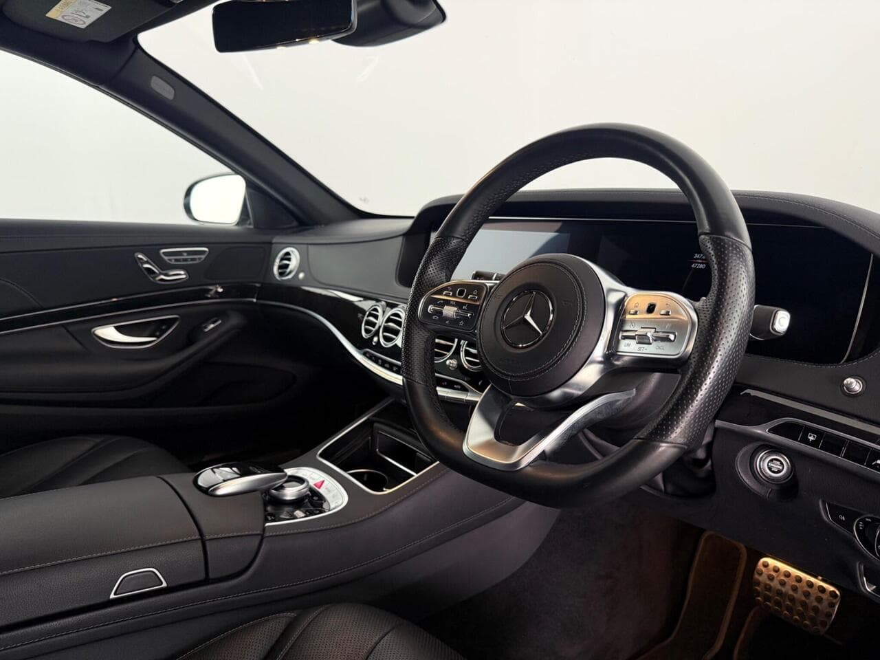 Mercedes-Benz S Class thumbnail Interior Front